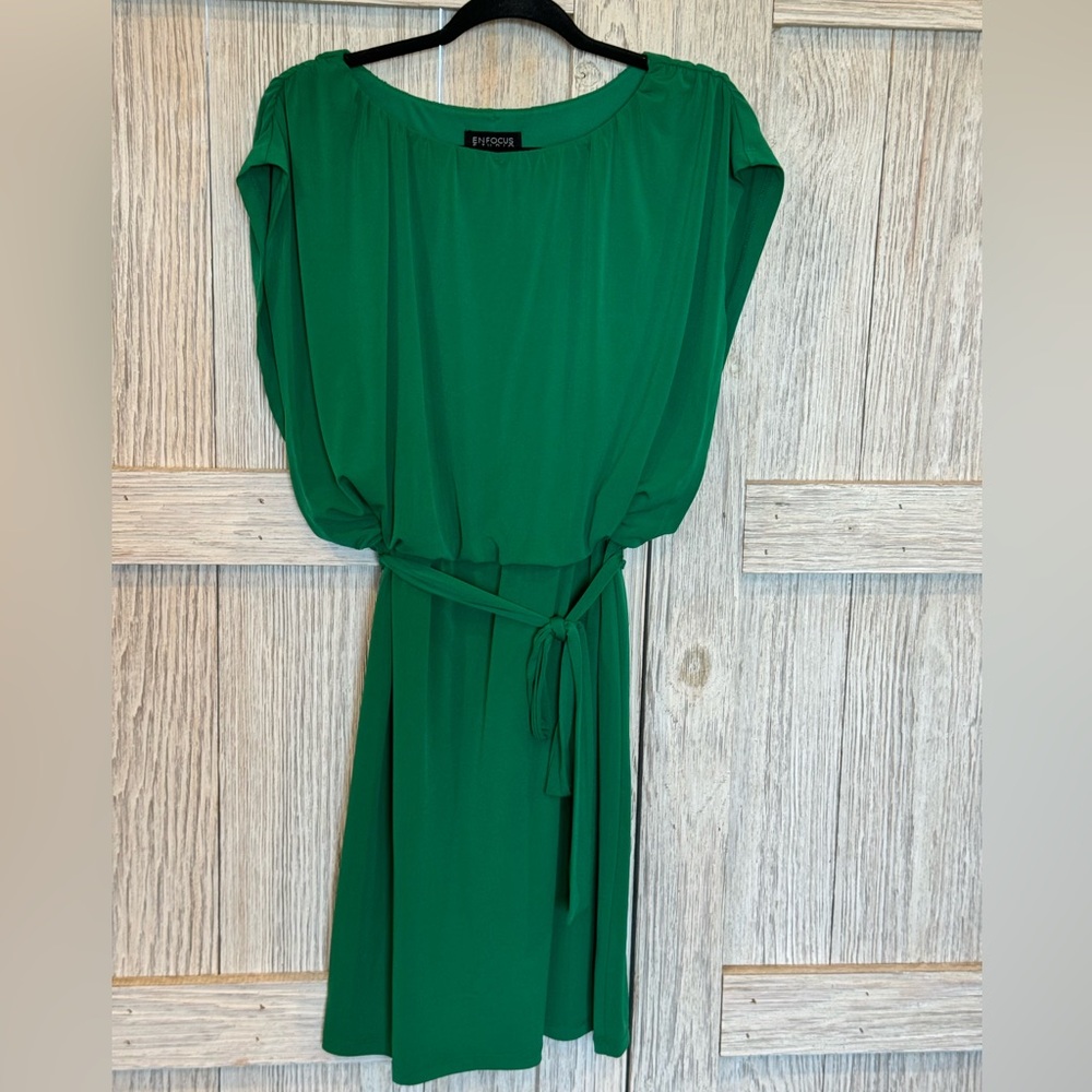 Enfocus Studio Dress Sz 14 w/belt small snag on neckline